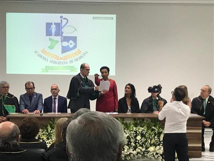 Celi Marques passa a ser integrante da Academia Sergipana de Medicina